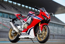 cbr-1000rr-fireblade-2.jpg